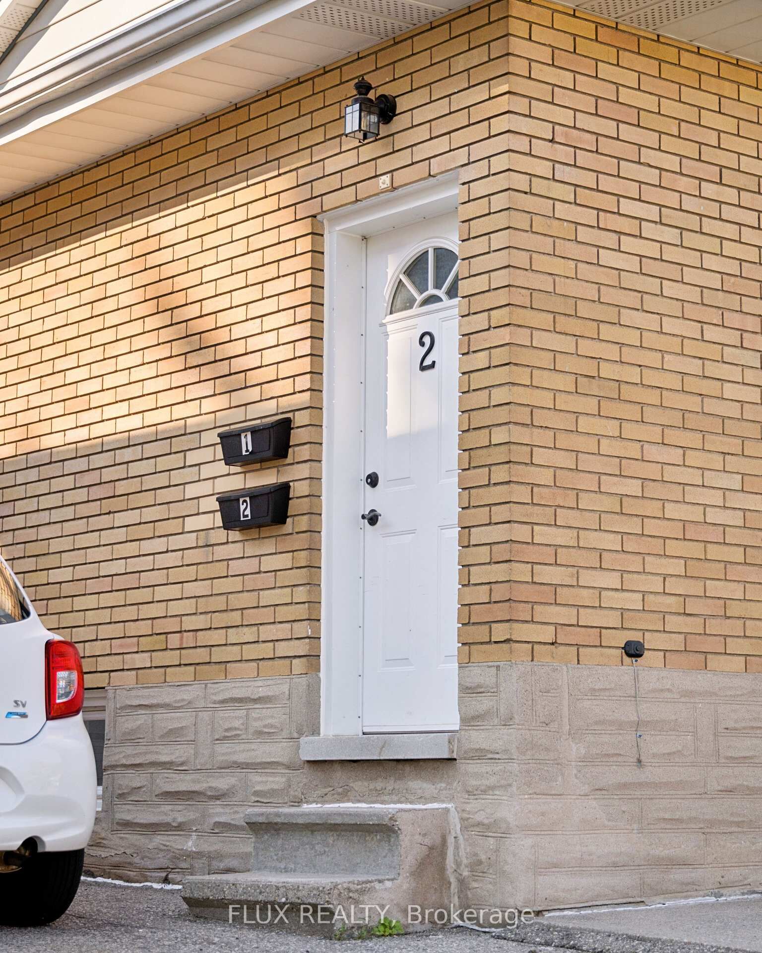 Property Photo: 235 Guelph Street 2 ON N2H 5W9