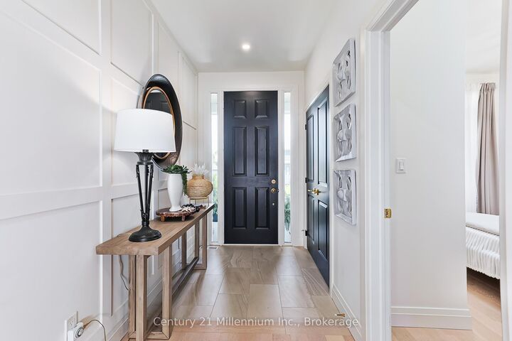 Property Photo:  103 White Oak Crescent  ON L9Y 0Z3 