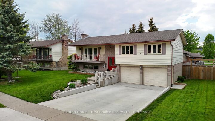 136 Napier Street — photo 1