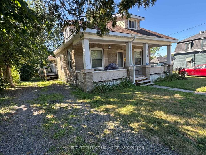 Property Photo: 261 Hotchkiss Street ON P1P 1H7