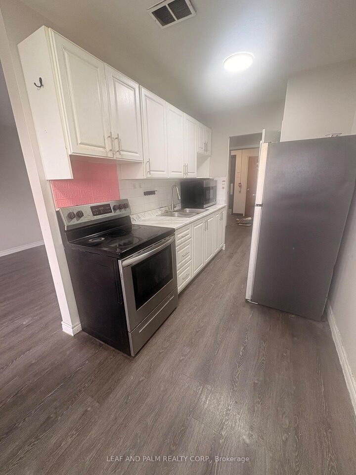 Property Photo:  1698 Victoria Park Avenue 510  ON M1R 1R2 