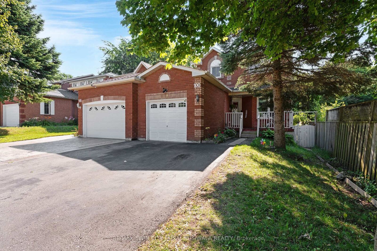 Property Photo: 100 Anglerock Drive ON N1T 1L9