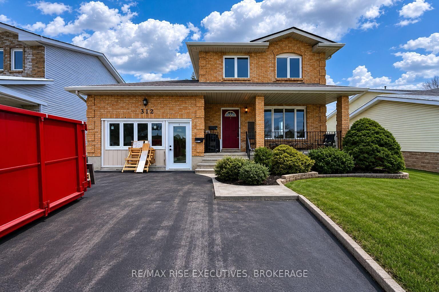 Property Photo:  312 Waterloo Drive 1  ON K7M 8P3 