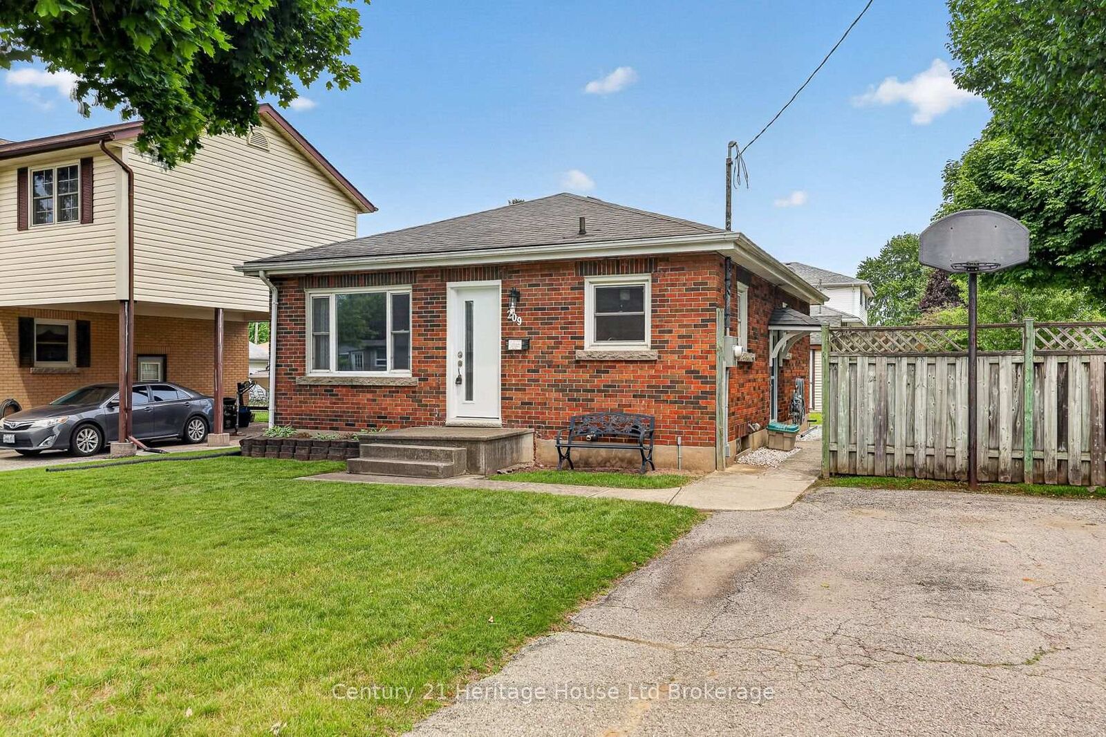 Property Photo:  209 Butler Street  ON N4S 3A8 