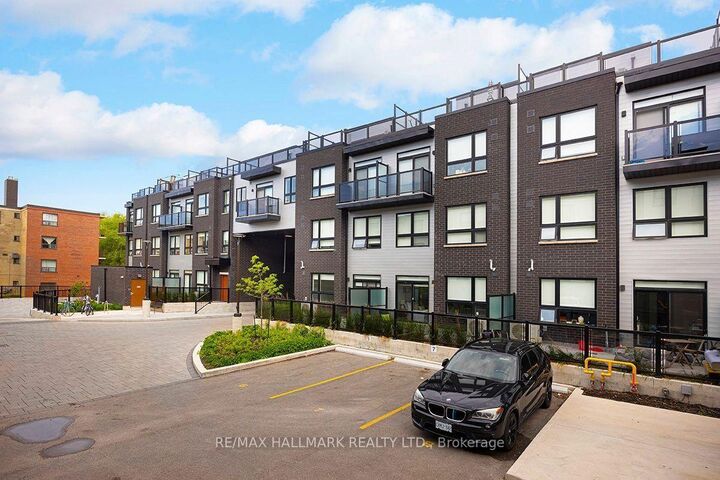 Property Photo: 15 Brenthall Avenue 6 ON M2R 0B3