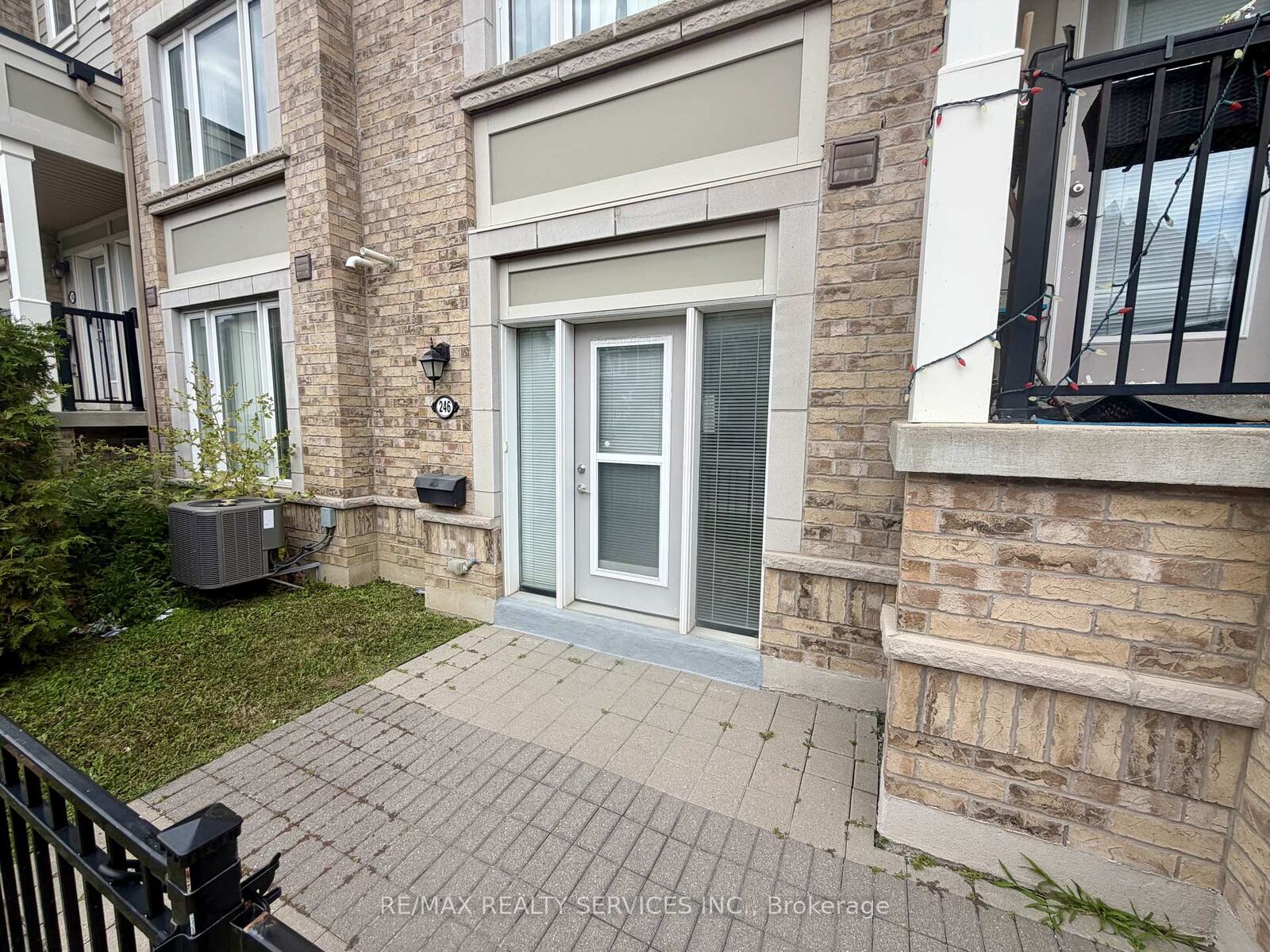 Property Photo: 250 Sunny Meadow Boulevard 256 ON L6R 3Y6