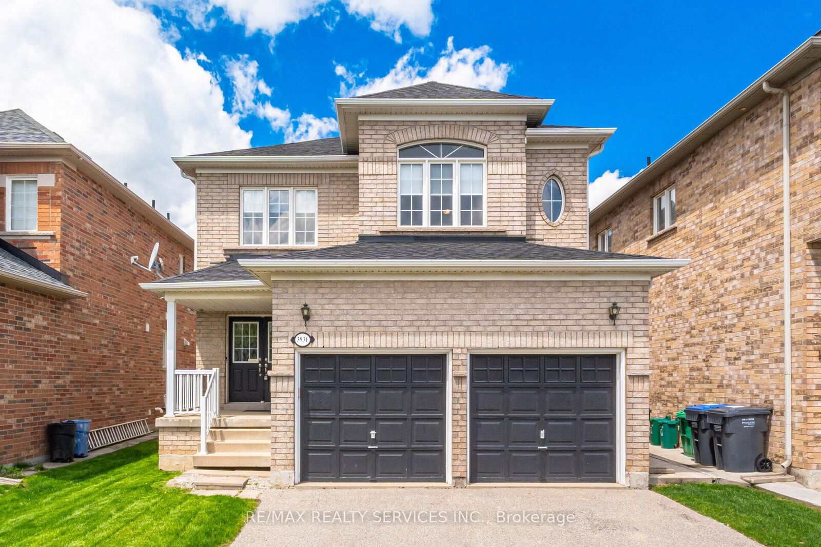 Property Photo: 3931 Passway Road ON L5N 8N4