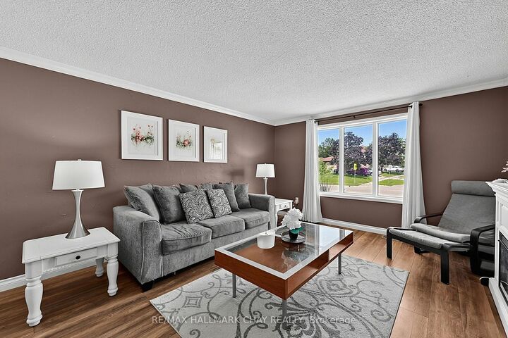Property Photo: 73 Browning Trail ON L4N 6J4