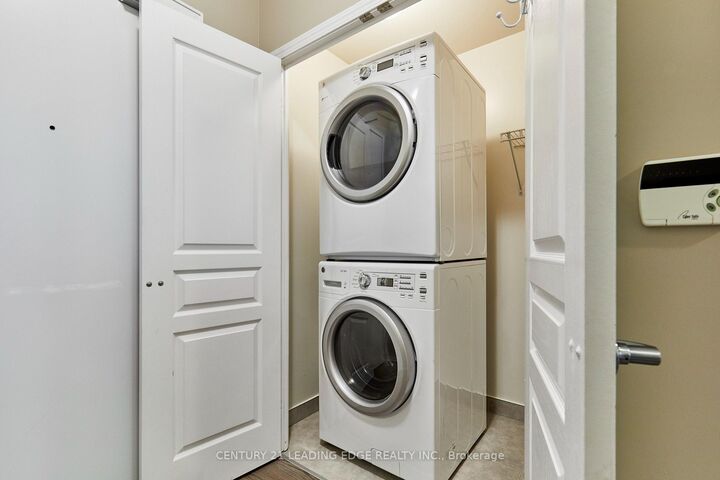 Property Photo:  352 Front Street W Ph08  ON M5V 1B5 
