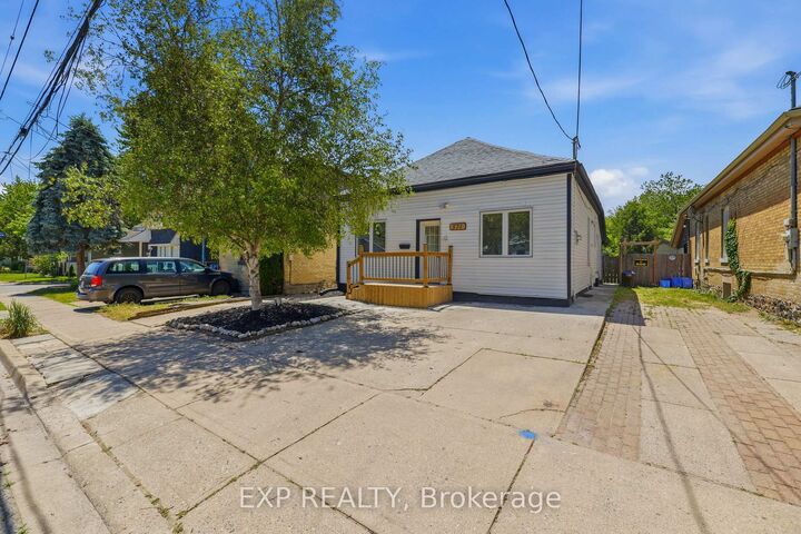 Property Photo: 571 Elizabeth Street ON N5W 3S5