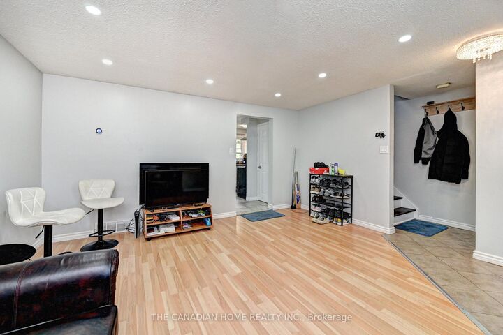 Property Photo: 489 Strasburg Road ON N2E 1P1