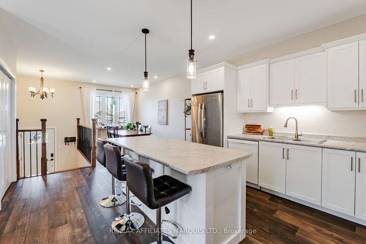 Property Photo: 2391 Watson Crescent ON K6H 0H8