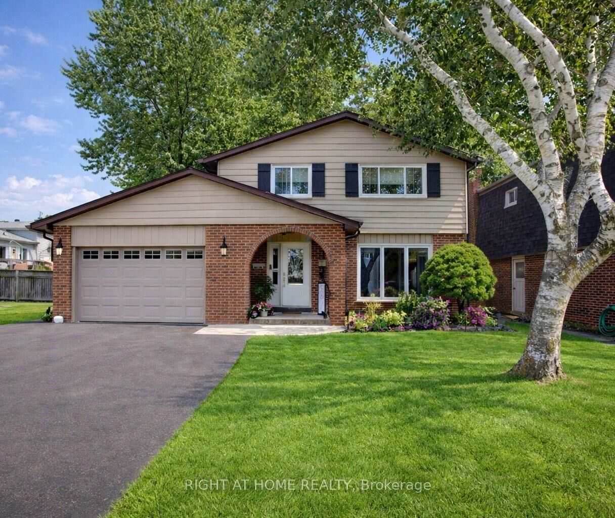 Property Photo:  3 Newton Drive  ON L9W 3E3 