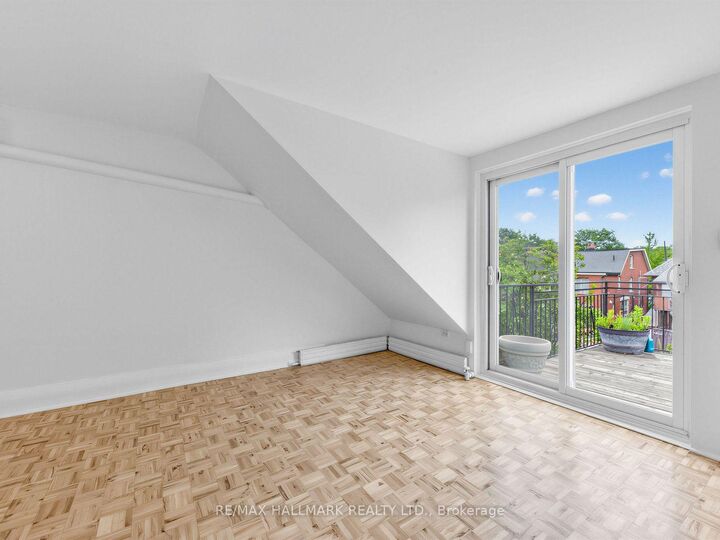 Property Photo:  43 Highview Crescent 3  ON M6H 2Y3 
