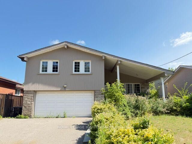 Property Photo: 11 Fulwell Crescent ON M3J 1Y4