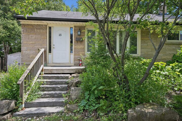 16 Beaucourt Place — photo 1