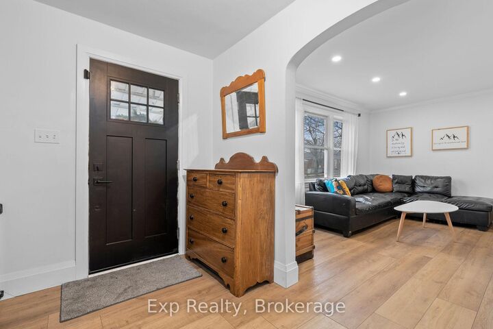 Photo de la propriété: 297 Victoria Avenue A ON K8N 2C9