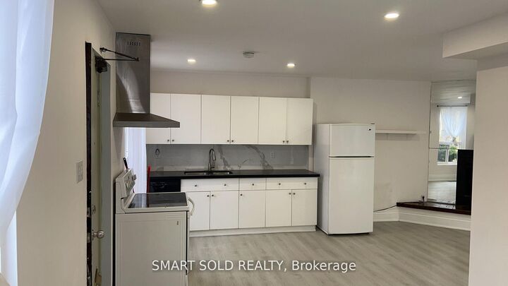 Property Photo:  42A Amelia Street  ON M4S 1E1 
