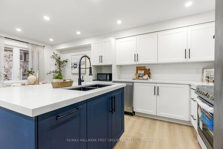 Property Photo:  270 Timberbank Boulevard 75  ON M1W 2M1 