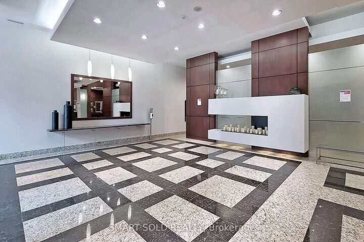Property Photo:  18 Parkview Avenue 1512  ON M2N 7H7 