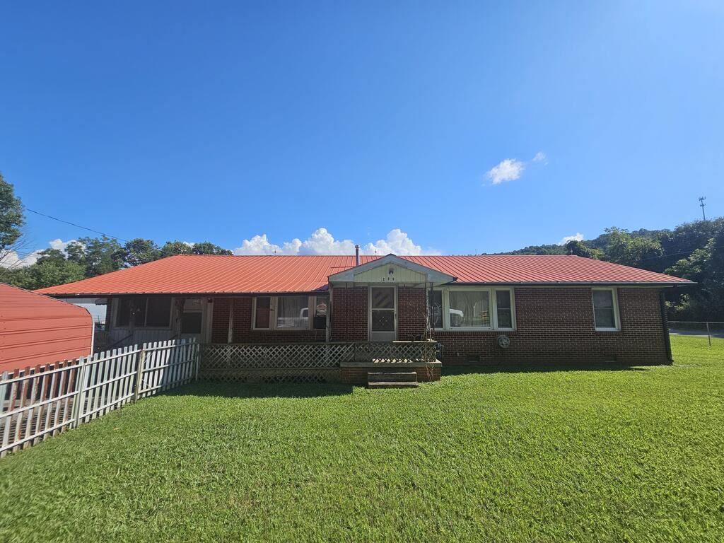 Property Photo: 299 Mountain St TN 38559