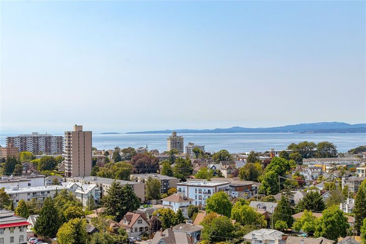 Property Photo: 647 Michigan St #1510 BC V8V 1S9