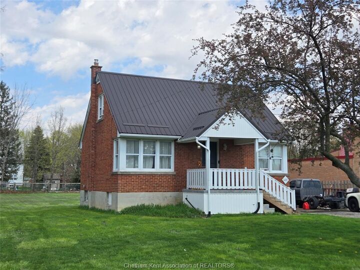 469 St Clair Street — photo 1
