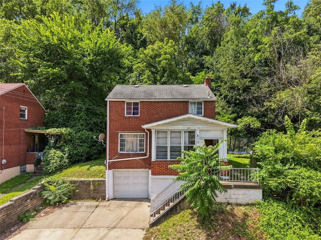 Property Photo:  810 Hartman St  PA 15132 