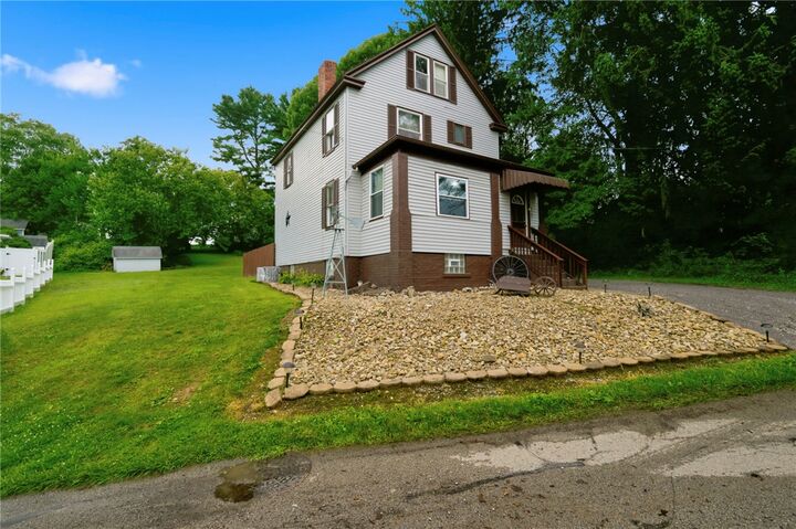 Property Photo:  127 Orchard Ln  PA 16201 