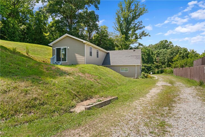 Property Photo: 45 Kettle Dr PA 15301