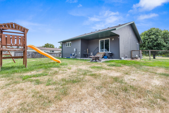 Property Photo: 25 4th Street SD 57479