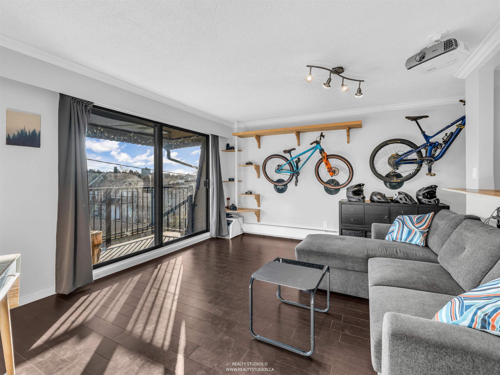 Property Photo: 2222 Cambridge Street 306 BC V5L 1E6