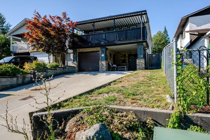 Property Photo: 33121 Myrtle Avenue BC V2V 4R6