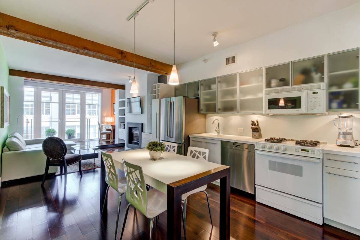 Property Photo:  1275 Hamilton Street 207  BC V6B 1E2 