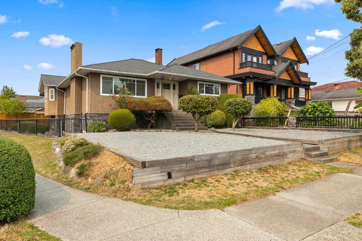 Property Photo: 2515 E 45th Avenue BC V5R 3B9