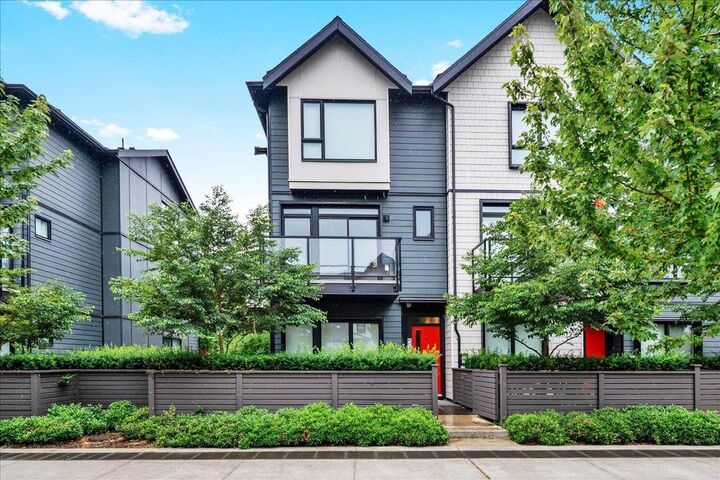 Property Photo:  4662 Hemlock Way 105  BC V4M 0G1 