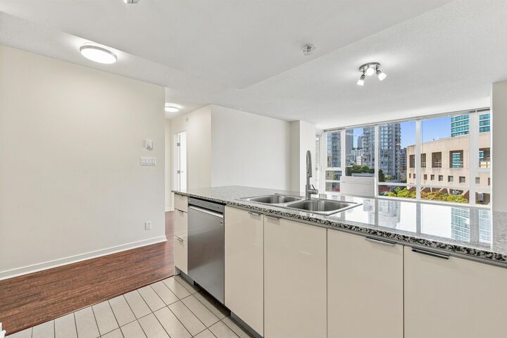 Property Photo:  788 Hamilton Street 1205  BC V6B 0E9 