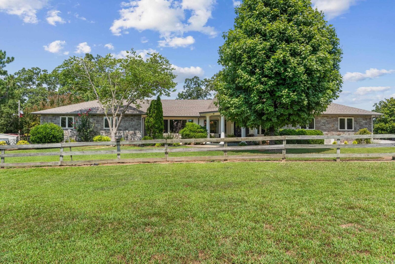 Property Photo:  56 Cr 1085  AR 72653 