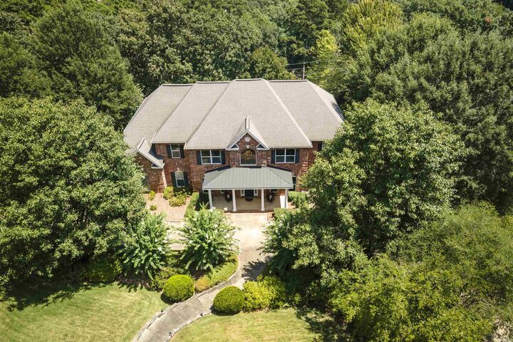 Property Photo:  1 Hillsborough Court  AR 72212 