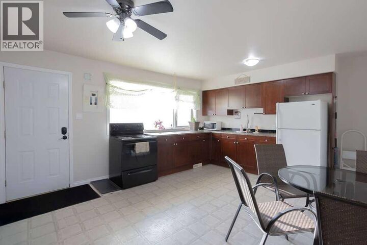 Property Photo:  305 5 Street  AB T9W 1A5 