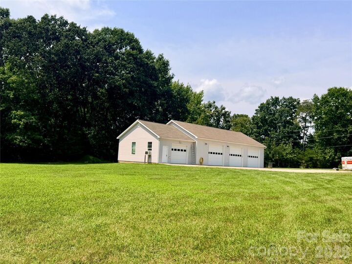 Property Photo: 1910 Carl Fox Road NC 28681
