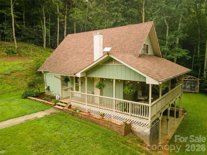 Property Photo:  426 Meadowood Lane  NC 28714 