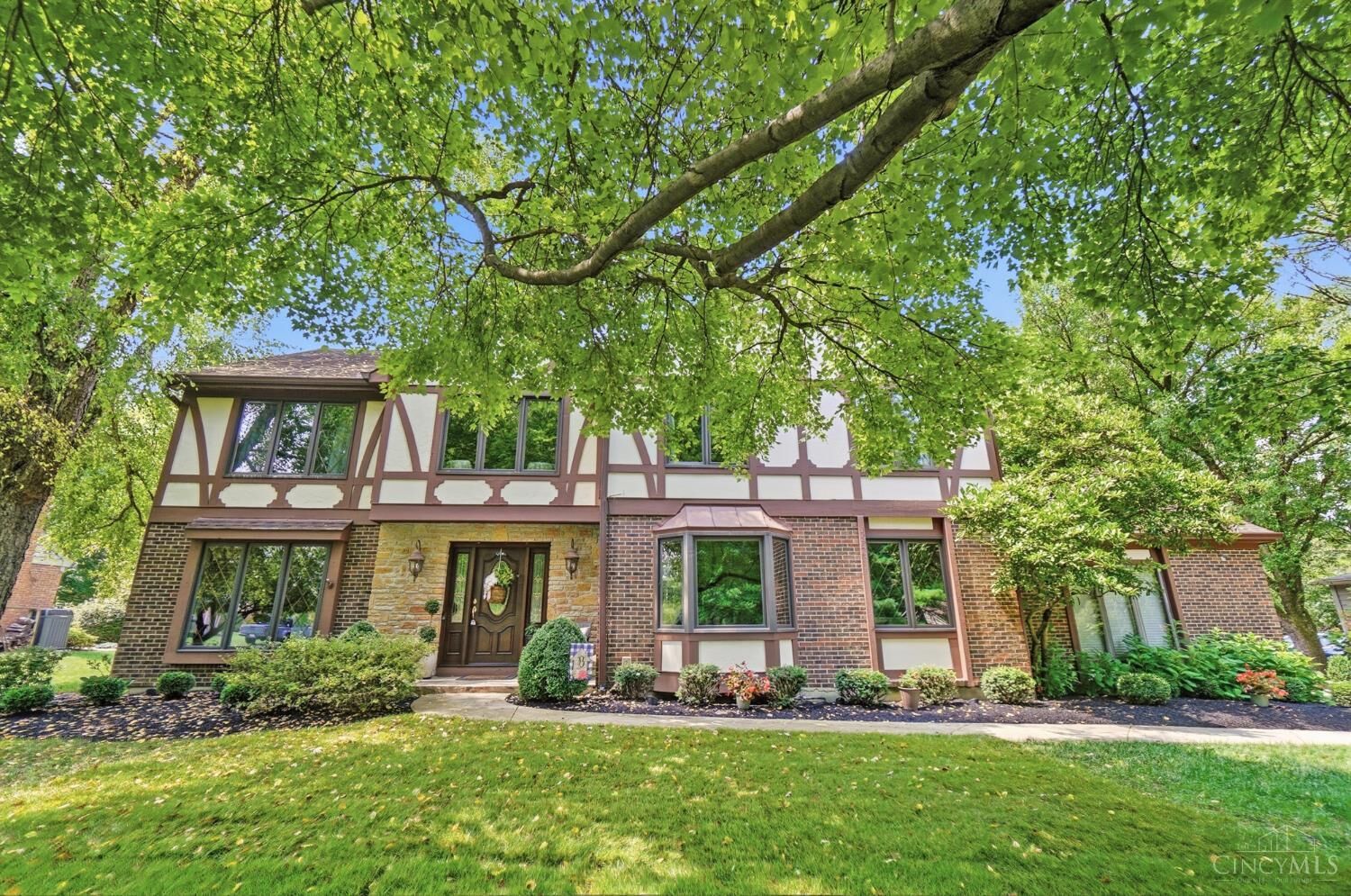 Property Photo: 6915 Treeridge Drive OH 45244