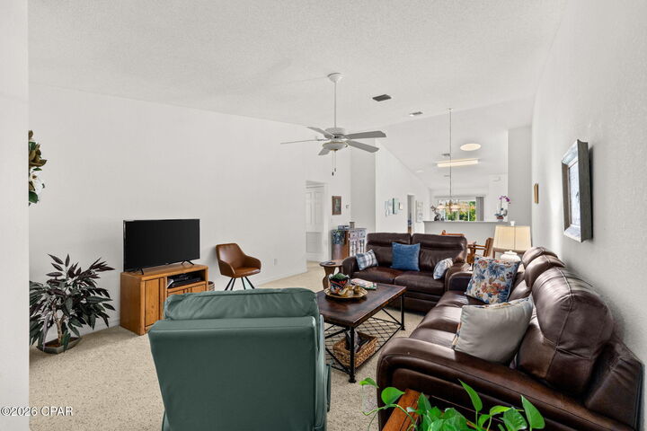 Property Photo: 3163 Meadow Street FL 32444