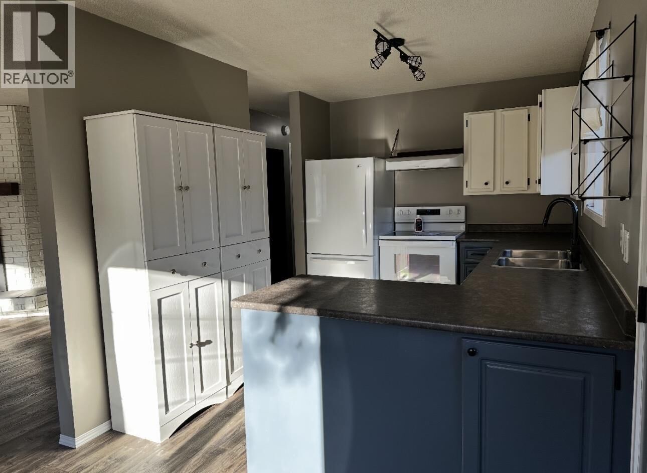Photo de la propriété:  1210 Elkhorn Crescent  BC V2M 6J1 