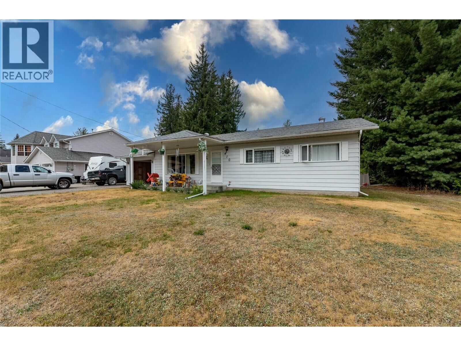 Property Photo: 410 0ak Avenue BC V0E 2V1