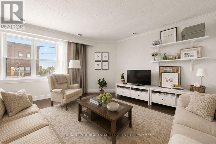 Property Photo: 1612 Dundas Street West Upper ON M6K 1T8