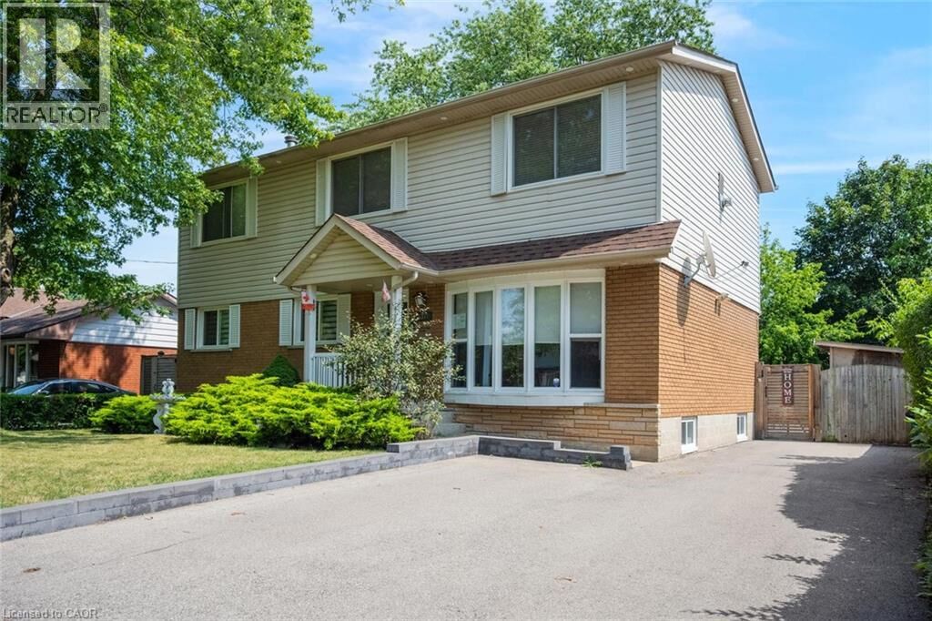 Property Photo: 5372 Spruce Avenue ON L7L 1N7