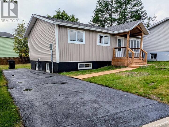 7 Norman Drive — photo 1