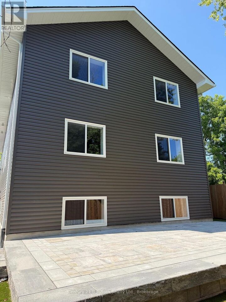 Property Photo:  165 Barrie Road 2 (Upper)  ON L3V 2P6 